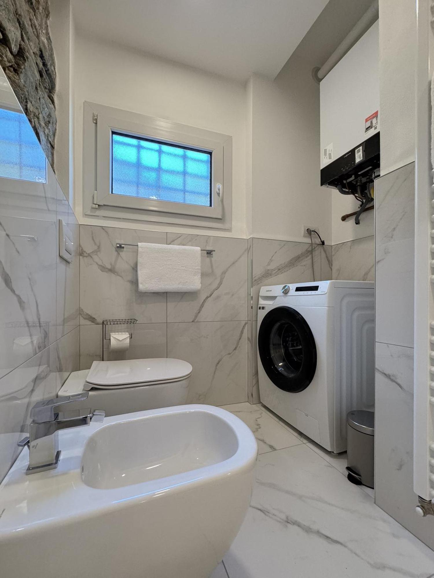 Belvedere 237B Lakeview Luxury Apartment Ghiffa Extérieur photo